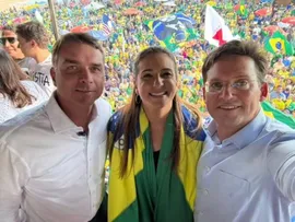 FLÁVIO BOLSONARO DEVE VISITAR A BAHIA EM SETEMBRO, DIZ JOÃO ROMA