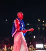 LÉO SANTANA ESTREIA EM CABO VERDE, LOTA FESTIVAL AFRICANO E HOMENAGEIA A CULTURA LOCAL