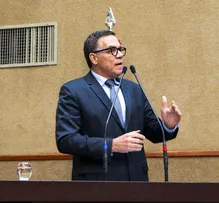“JERÔNIMO ESTÁ QUERENDO TOMAR DE RUI COSTA O APELIDO DE CORRERIA”, IRONIZA DEPUTADO APÓS GOVERNADOR FUGIR DE DEBATE DA TVE