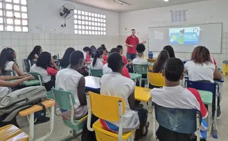 ALUNOS DE CAMAÇARI PARTICIPAM DE AÇÃO SOBRE RECICLAGEM E ECONOMIA CIRCULAR