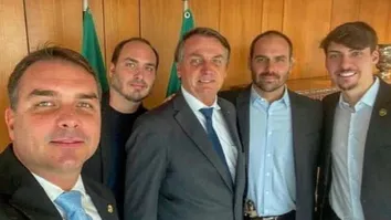 CAIADO ATRIBUI DERROTA DE BOLSONARO EM 2022 A FILHOS DO EX-PRESIDENTE