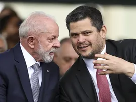 EM ENCONTRO DE CONCILIAÇÃO, LULA E ALCOLUMBRE DEIXAM DEBATE SOBRE ESCALA 6X1 PARA DEPOIS DAS ELEIÇÕES
