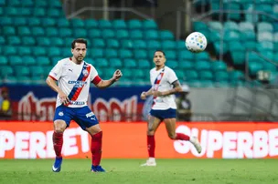 EVERTON RIBEIRO PASSA POR CIRURGIA APÓS DORES LOMBARES