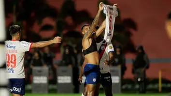 CAMISA DO BAHIA GERA CONFUSÃO E LEVA TRÊS JOGADORES AO STJD