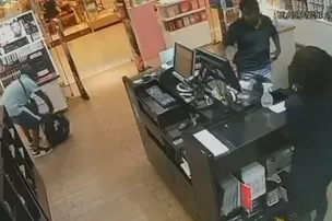 PERFUMARIA É ASSALTADA POR DUPLA ARMADA EM SHOPPING DE SALVADOR; PREJUÍZO PASSA DE R$ 16 MIL