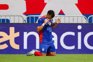 EX-ATACANTE DO BAHIA NEGOCIA COM CLUBE DA SÉRIE A E PODE GARANTIR RECEITA AO TRICOLOR