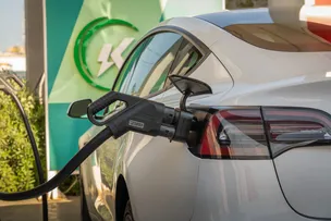 CARROS ELÉTRICOS E HÍBRIDOS CRESCEM 155% E GANHAM ESPAÇO NO MERCADO DA BAHIA