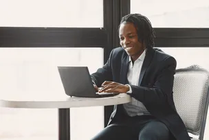 UNIVERSIDADE CRIA AMBIENTE DIGITAL GRATUITO PARA GERAÇÃO Z
