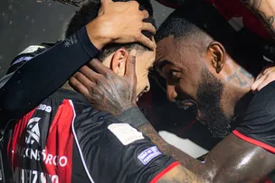 COM GOL DE XODÓ, VITÓRIA DERROTA O BOTAFOGO NO BARRADÃO