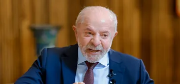 LULA AFIRMA QUE MASTER VIROU BANCO NO GOVERNO BOLSONARO E QUE FLÁVIO TEM LIGAÇÃO COM MILICIANOS