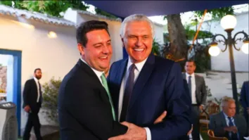 CAIADO ANUNCIA RATINHO JÚNIOR PARA MINISTÉRIO DA INFRAESTRUTURA EM EVENTUAL VITÓRIA