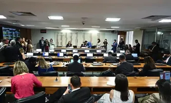 COMISSÃO APROVA FIM DA 'TAXA DAS BLUSINHAS'; MEDIDA SEGUE PARA VOTAÇÃO NO PLENÁRIO DA CÂMARA