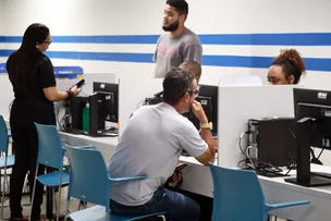 SIMM AJUDA A COLOCAR MAIS DE 2,3 MIL PESSOAS NO MERCADO EM SALVADOR