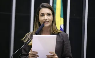DEPUTADA FEDERAL ROBERTA ROMA RECEBE ALTA HOSPITALAR APÓS CINCO DIAS DE INTERNAÇÃO EM SALVADOR