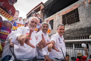WAGNER DESTACA IMPACTO DO VLT E DAS INTERVENÇÕES DO ESTADO NO SUBÚRBIO DURANTE CAMINHADA EM PERIPERI