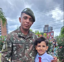 ESTUDANTES PARTICIPAM DO DESFILE DE 7 DE SETEMBRO EM FEIRA DE SANTANA