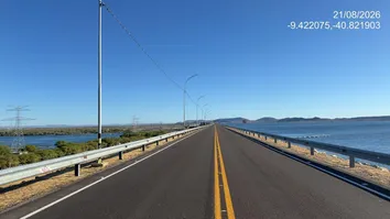 PAVIMENTAÇÃO QUALIFICA ACESSO ENTRE COMUNIDADES EM SOBRADINHO E IBICARAÍ