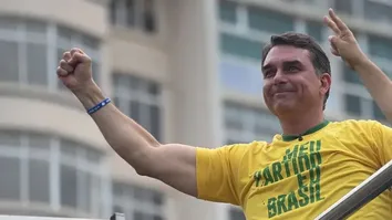 FLÁVIO BOLSONARO PARTICIPA DE MOTOCIATA EM VITÓRIA DA CONQUISTA