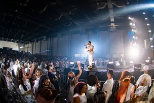 PAPAZONI LANÇA REGISTRO DE SHOW GRAVADO NA CONVENÇÃO NACIONAL DA FITDANCE