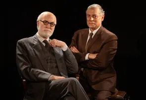 ÚLTIMA SESSÃO DE FREUD  GANHA NOVA TEMPORADA NO TEATRO SESC CASA DO COMÉRCIO