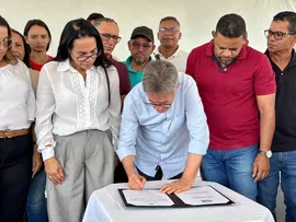 GOVERNO ENTREGA AÇÕES DE ESPORTE E INFRAESTRUTURA VIÁRIA EM CINCO MUNICÍPIOS