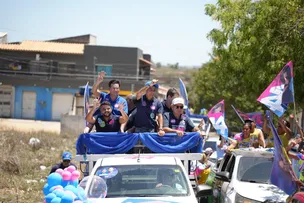 ACM NETO PARTICIPA DE CARREATA DE 17 KM EM ITAPETINGA