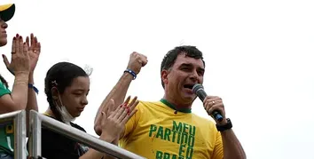 FLÁVIO BOLSONARO DEVE FAZER CAMPANHA EM TRÊS CIDADES NA BAHIA; VEJA QUAIS