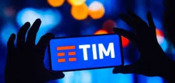 TIM BRASIL PASSA A TER NOVA CONTROLADORA INDIRETA APÓS OFERTA PELA TELECOM ITALIA