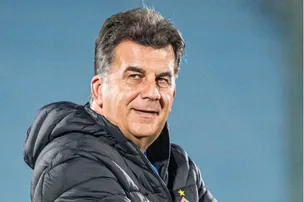VITÓRIA COBRA DÍVIDAS E FÁBIO MOTA CRITICA GRÊMIO