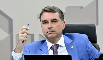 SÉRIE QUESTIONA FLÁVIO POR DEFENDER SUSPEITO DE MATAR CRIANÇA DE 5 ANOS