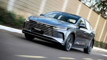 BYD KING SUPERA COROLLA VENDAS NO BRASIL EM AGOSTO