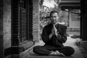 CONTINUA A MEDITAR, ASCÓRBIUS