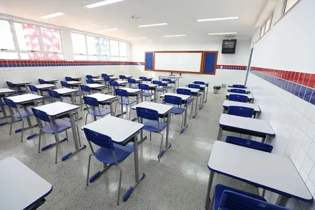 FUNDEF: PROFESSORES DE SALVADOR RECEBEM DINHEIRO EXTRA DIA 17