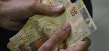 RENDA FIXA E FIDCS LIDERAM APLICAÇÕES DE FUNDOS NO ANO