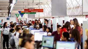 SETOR DE SERVIÇOS RECUA 0,1% EM AGOSTO E FRUSTRA PROJEÇÕES DO MERCADO