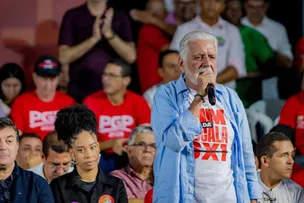 WAGNER CHAMA DE “PIADA DE MAU GOSTO” ALTERNATIVA DE FLÁVIO BOLSONARO À PEC DA ESCALA 6X1