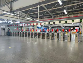 OUTUBRO ROSA: EMPRESA LEVA ORIENTAÇÃO SOBRE SAÚDE DA MULHER AO METRÔ BAHIA
