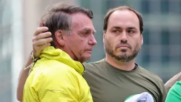 CARLOS BOLSONARO É ELEITO SENADOR POR SANTA CATARINA