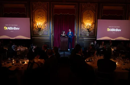 GERANDO FALCÕES INTERNATIONAL PROMOVE JANTAR BENEFICENTE EM NOVA YORK E COLOCA INTELIGÊNCIA ARTIFICIAL NO CENTRO DO DEBATE SOBRE O COMBATE À POBREZA